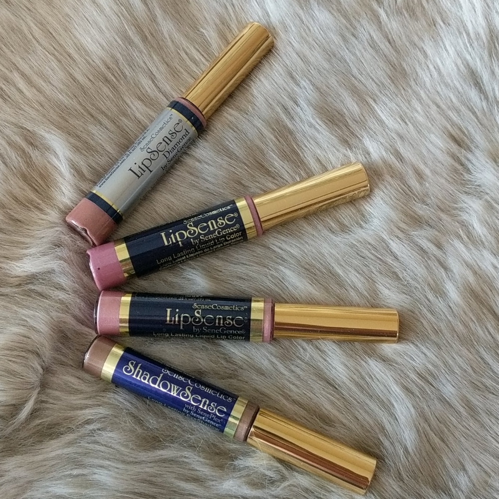 Lot of Lipsense. 3 Lipsense 1 shadow sense.